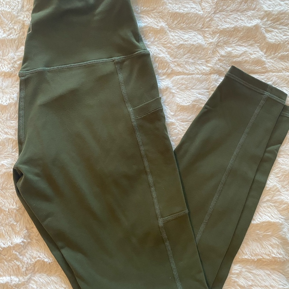 BARELY USED - Rise & Grind Leggings.